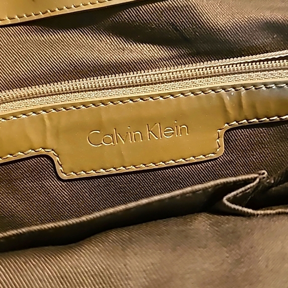 Calvin Klein Designer Large Tote, Taupe, Patent Leather, Magnetic Closure - Picture 7 of 8